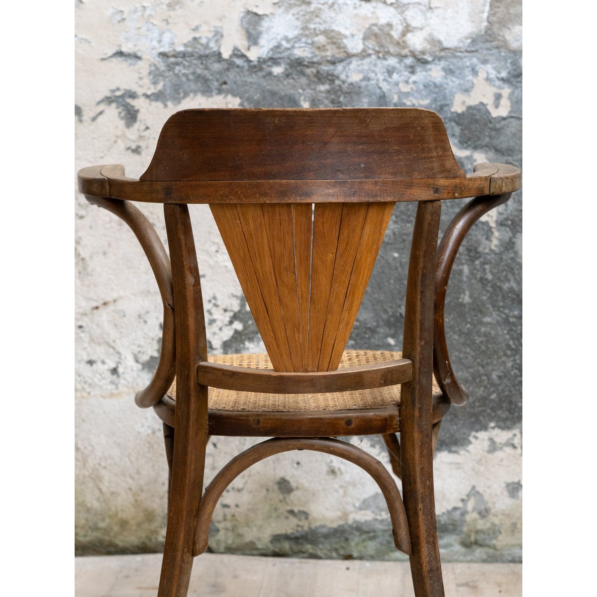 Fauteuil en cannage et bois courbé Ernest N°1623 - Bon état bois foncé, DEBONGOUT