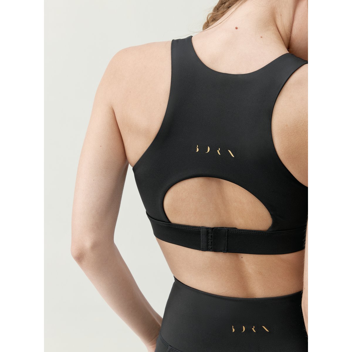 Brassière de sport femme Isla Maintien élevé séchage rapide noir profond, BORN
