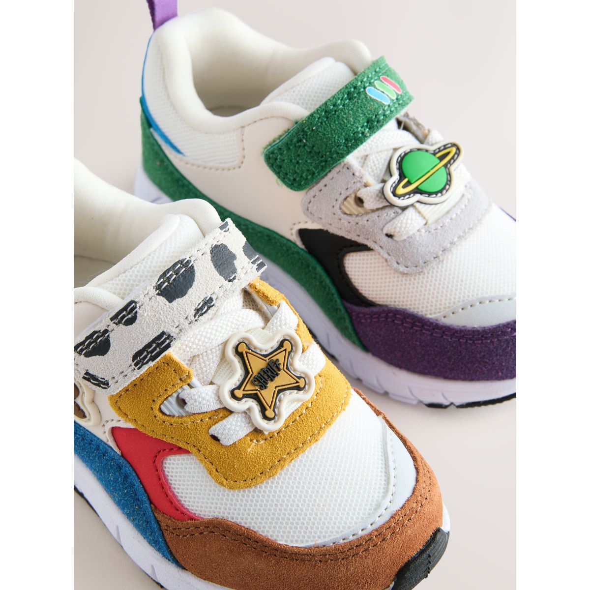 Baskets à lacets et scratch toy story naturel, NEXT