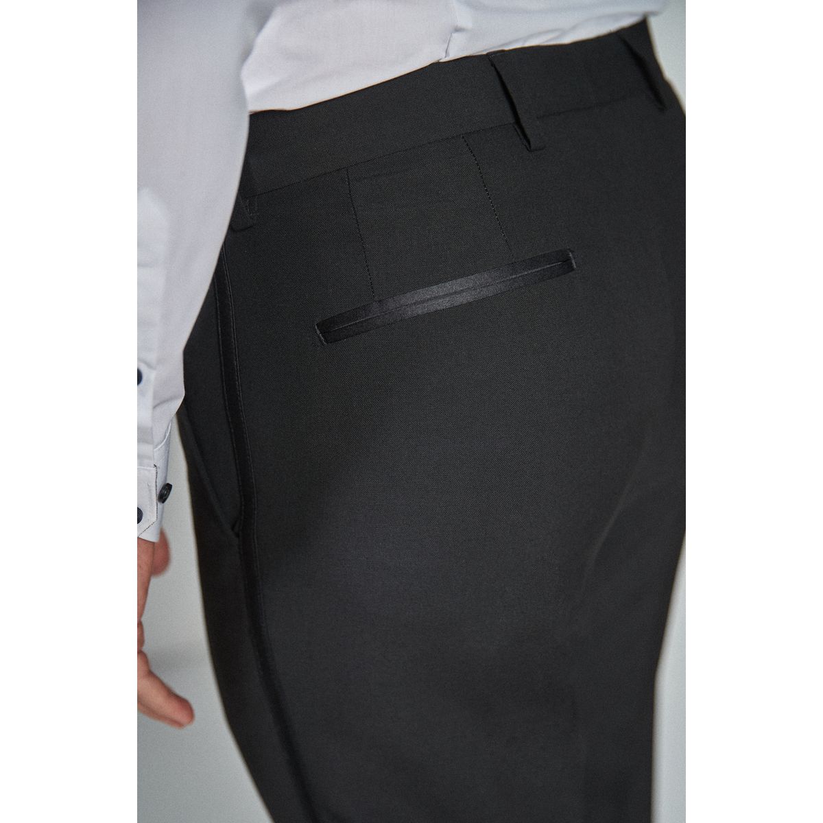 Pantalon de costume smoking détail de la bande, NEXT