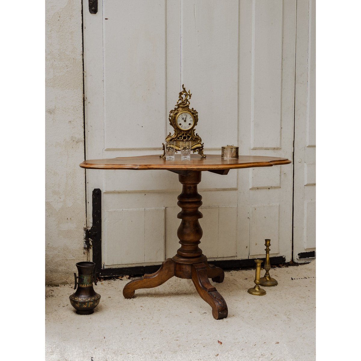 Guéridon en bois Alfred N°195 - Bon état bois foncé, DEBONGOUT