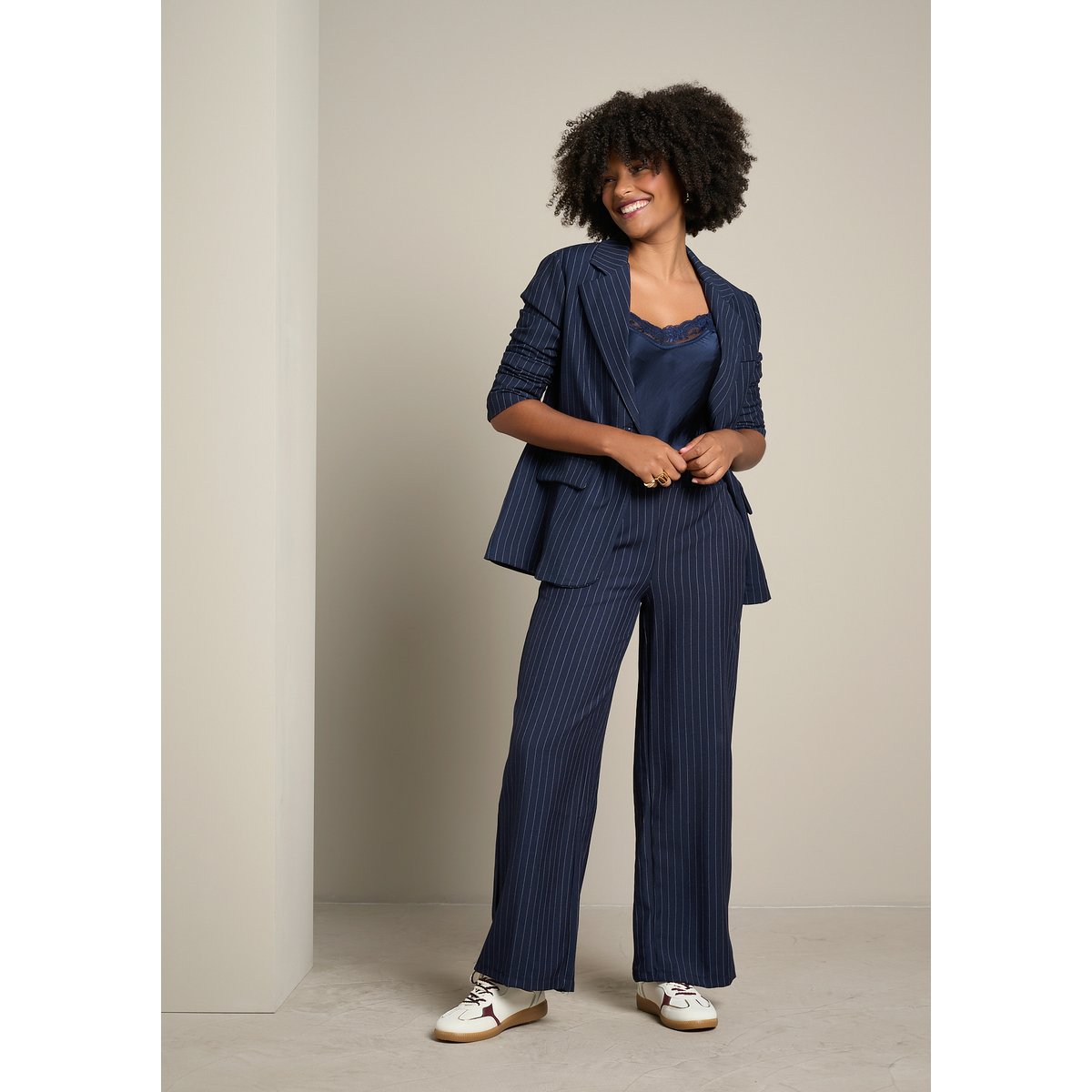 Pantalon tailleur rayé bleu marine, LOLALIZA