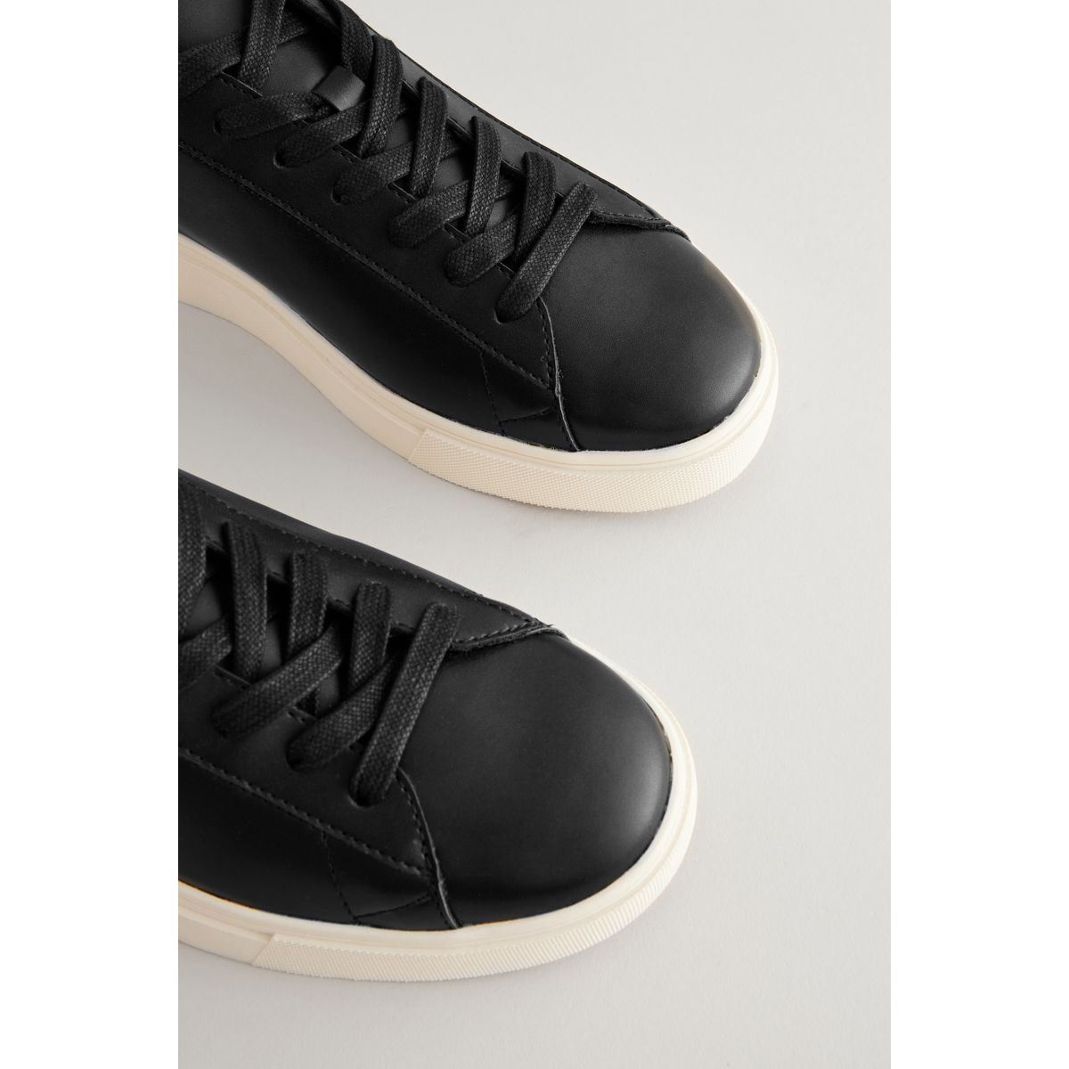 Baskets minimalistes noir, NEXT
