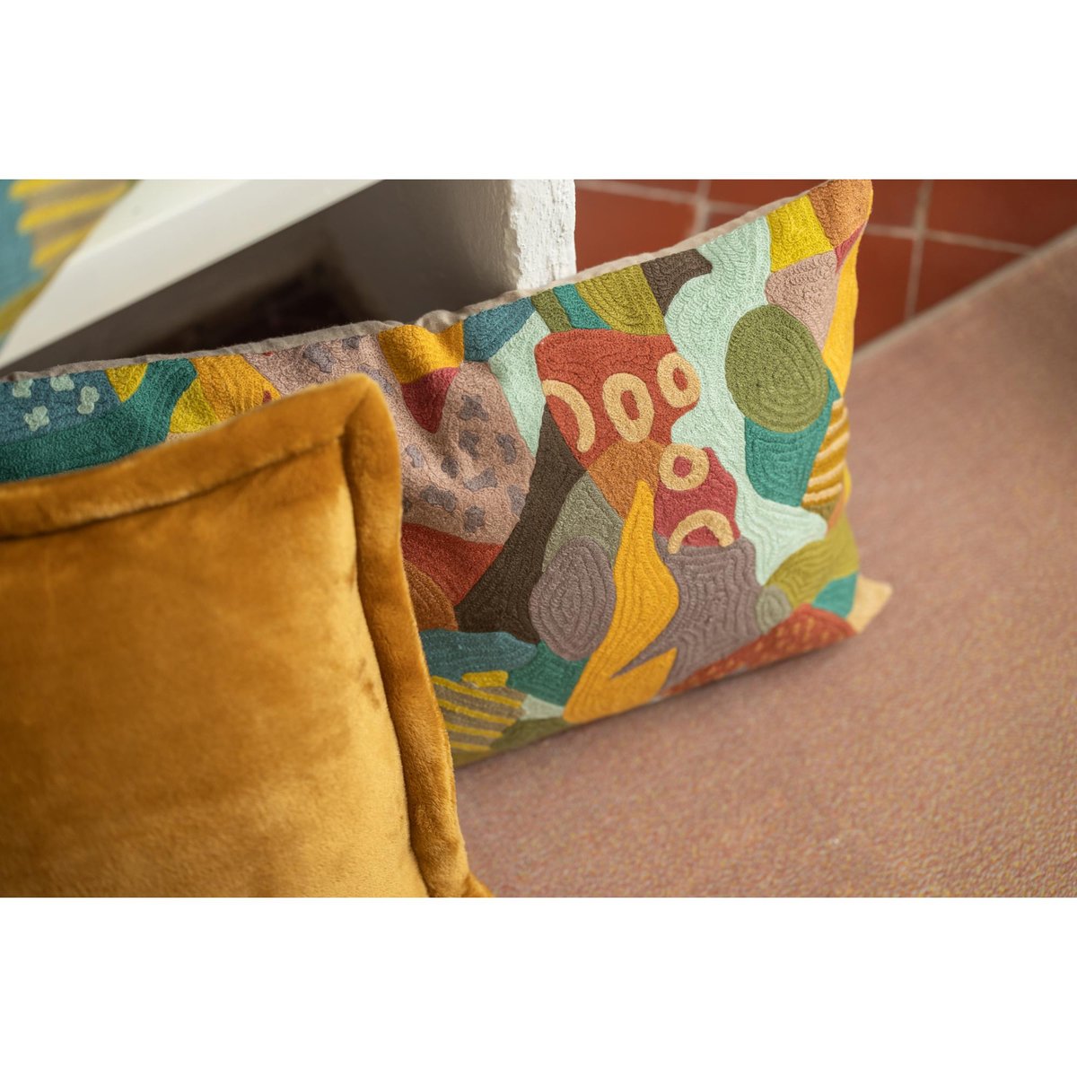 Coussin brodé Izel mineral, VIVARAISE