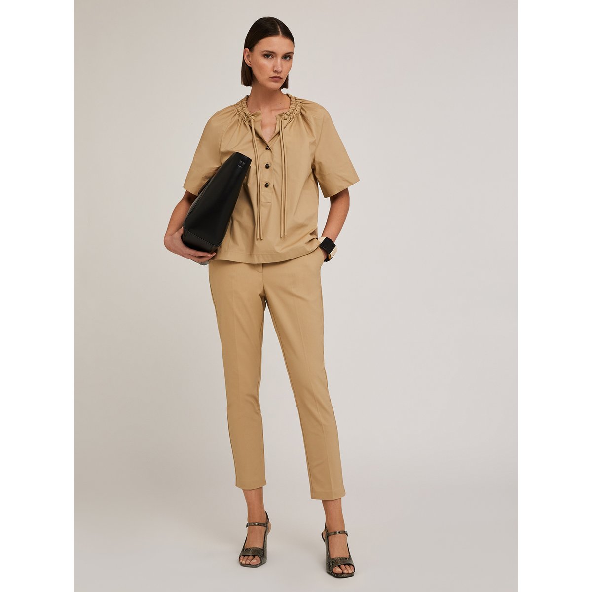 Pantalon Regular en tissu technique beige, MOTIVI