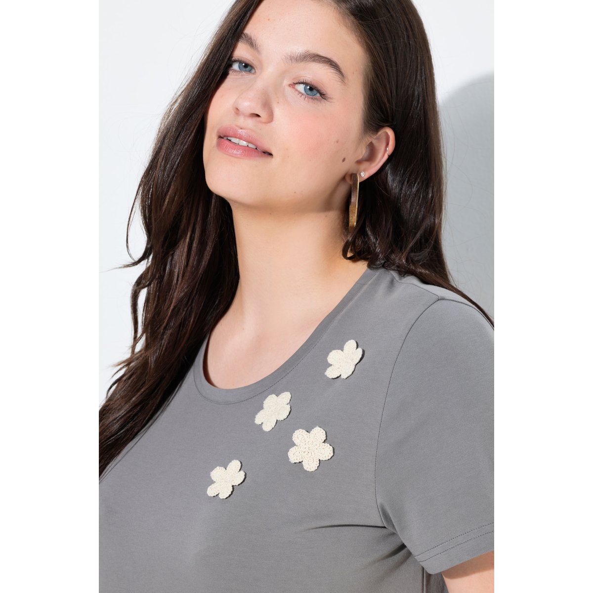 T-shirt en coton bio, fleurs en crochet gris foncé, ULLA POPKEN