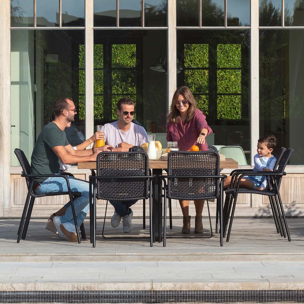 Table de jardin carrée en teck et acier, MARGARITE bois, GESCOVA