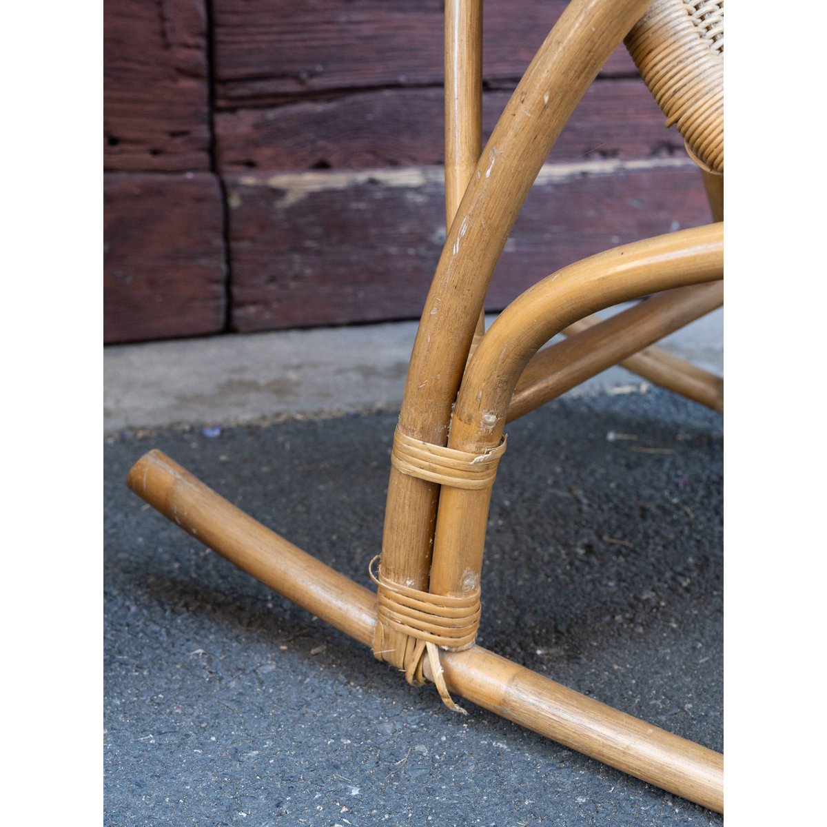 Rocking-chair vintage en rotin Alibert N°102 - Bon état naturel, DEBONGOUT