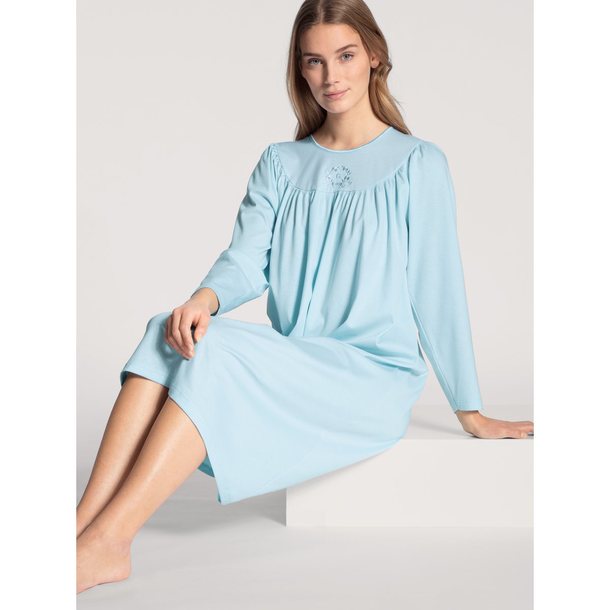 Chemise de nuit, longueur 110 cm manches longues Coton SOFT COTTON bleu clair, CALIDA