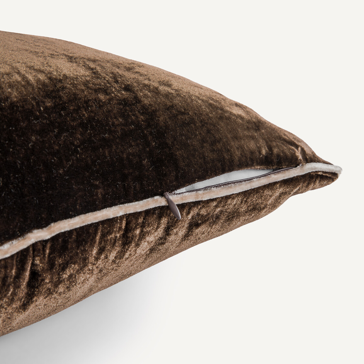 Coussin en panne de velours, Vezina brun, AM.PM