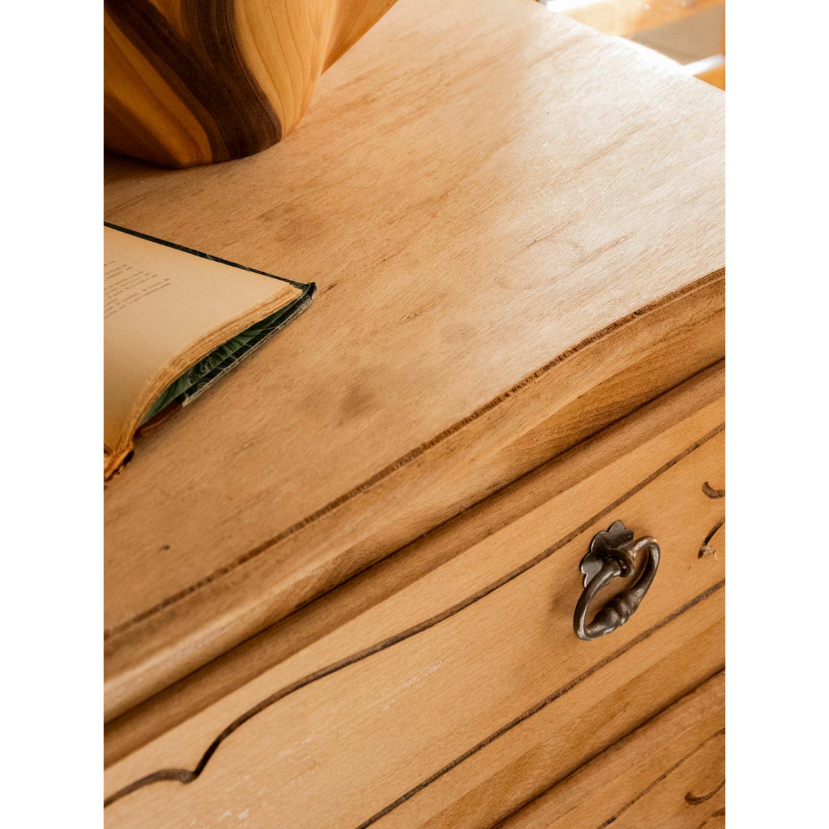 Commode élégante en bois brut Garance N°744 - Bon état bois clair, DEBONGOUT