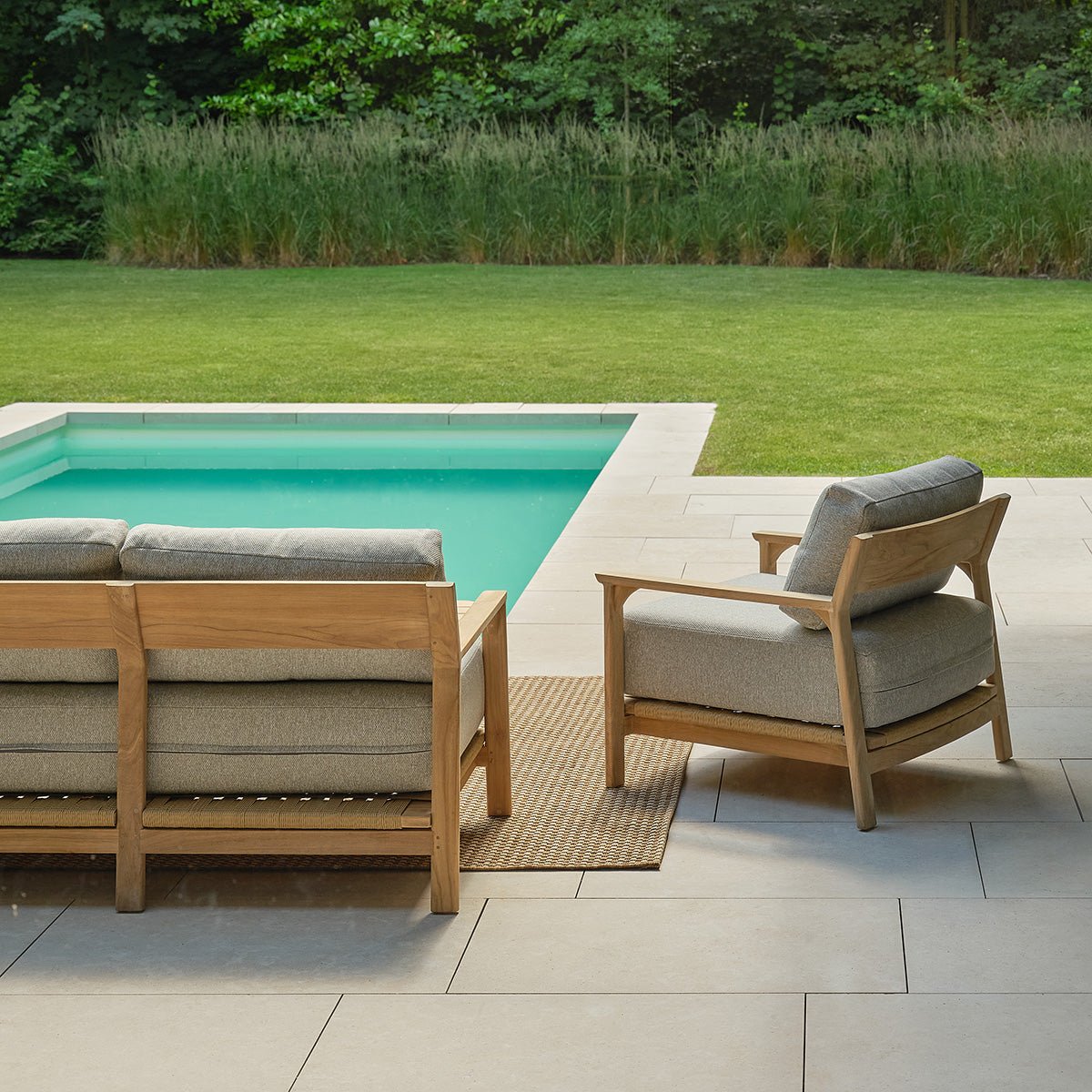 Salon de jardin bas en teck avec coussins gris chiné 5 personnes PIANA gris_chine, BERAH GETAH