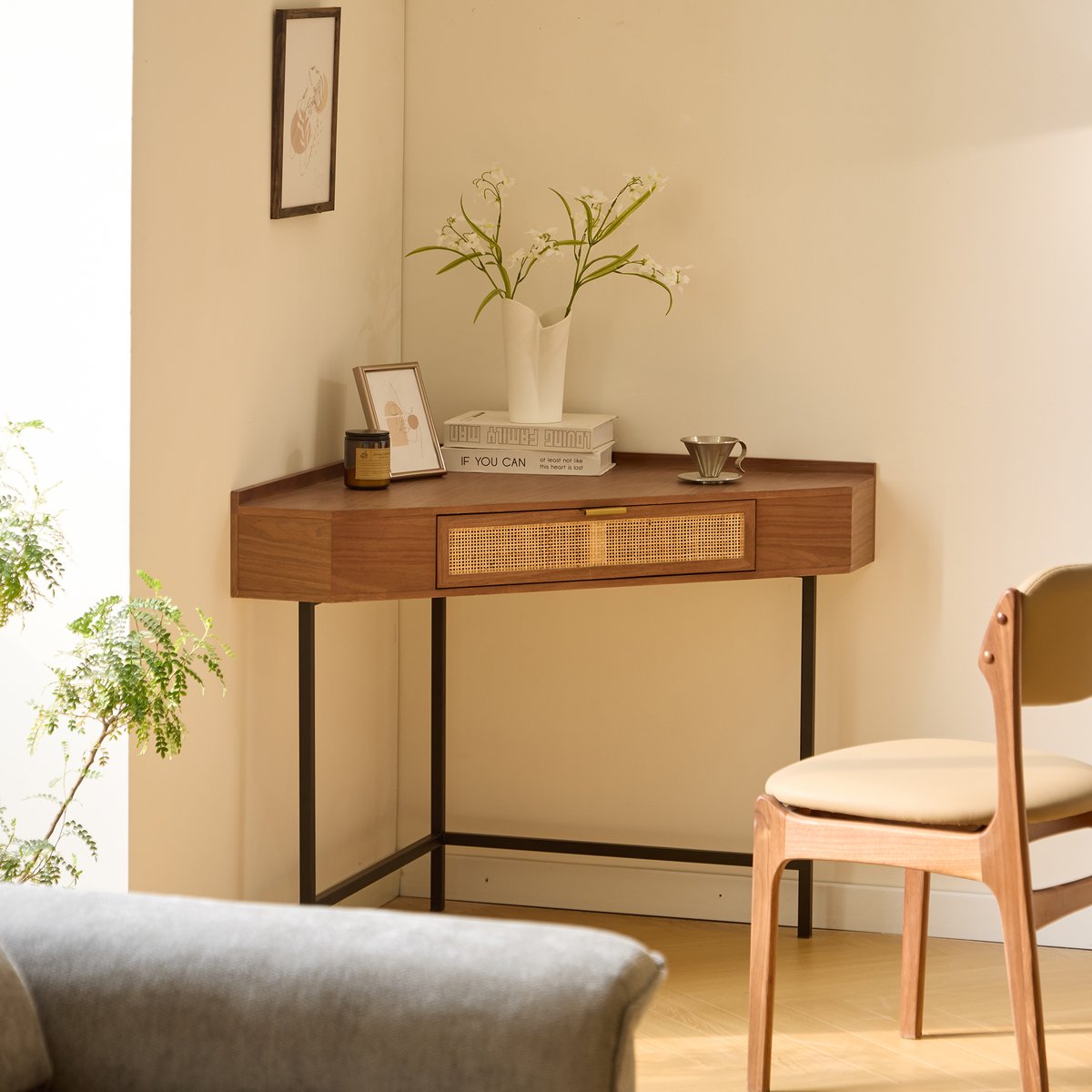 Bureau d'angle, bois de noyer et rotin, 1 tiroir, SETO bois naturel, NORDLYS