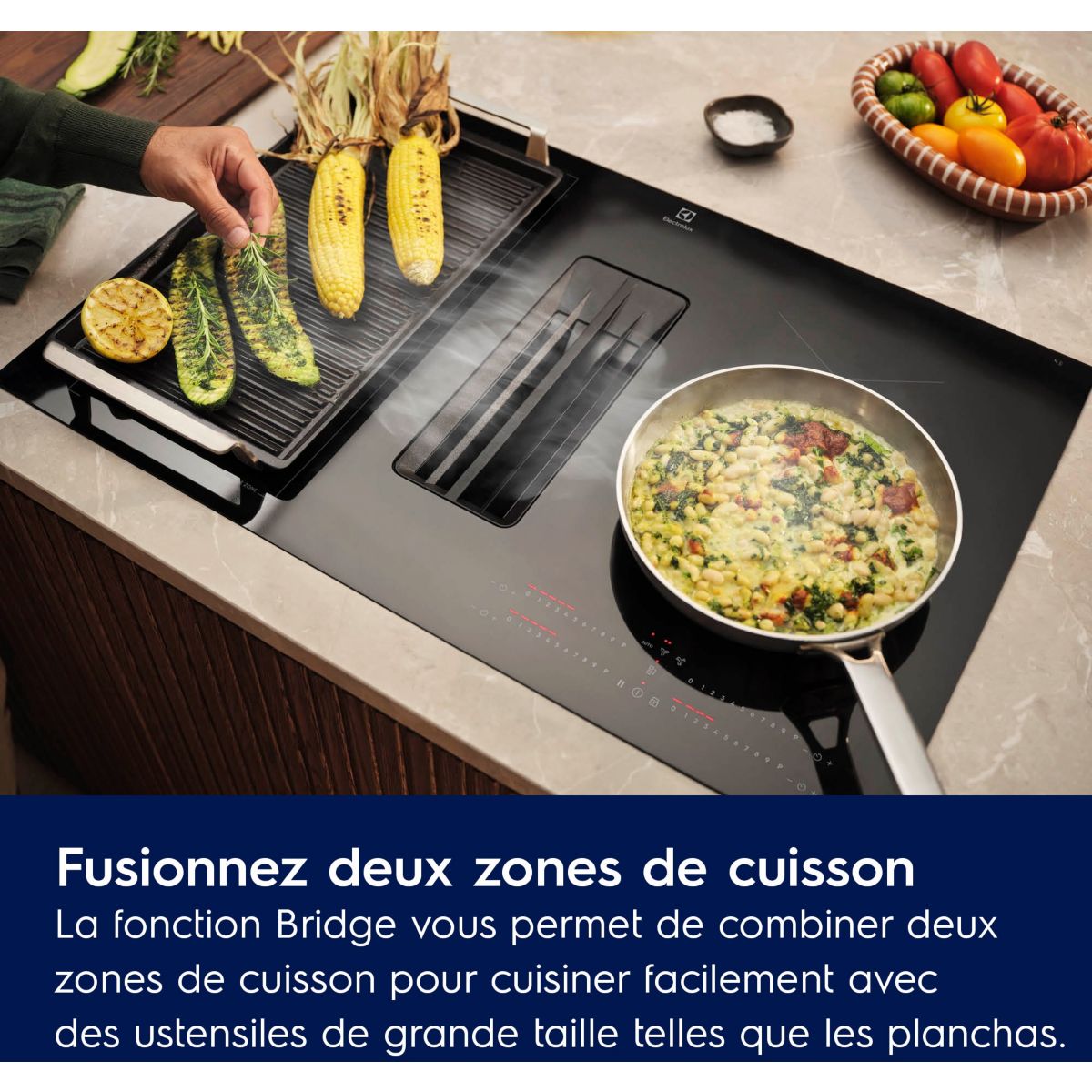 Plaque induction aspirante KCC8344 - Hotte intégrée 80cm couleur unique, ELECTROLUX