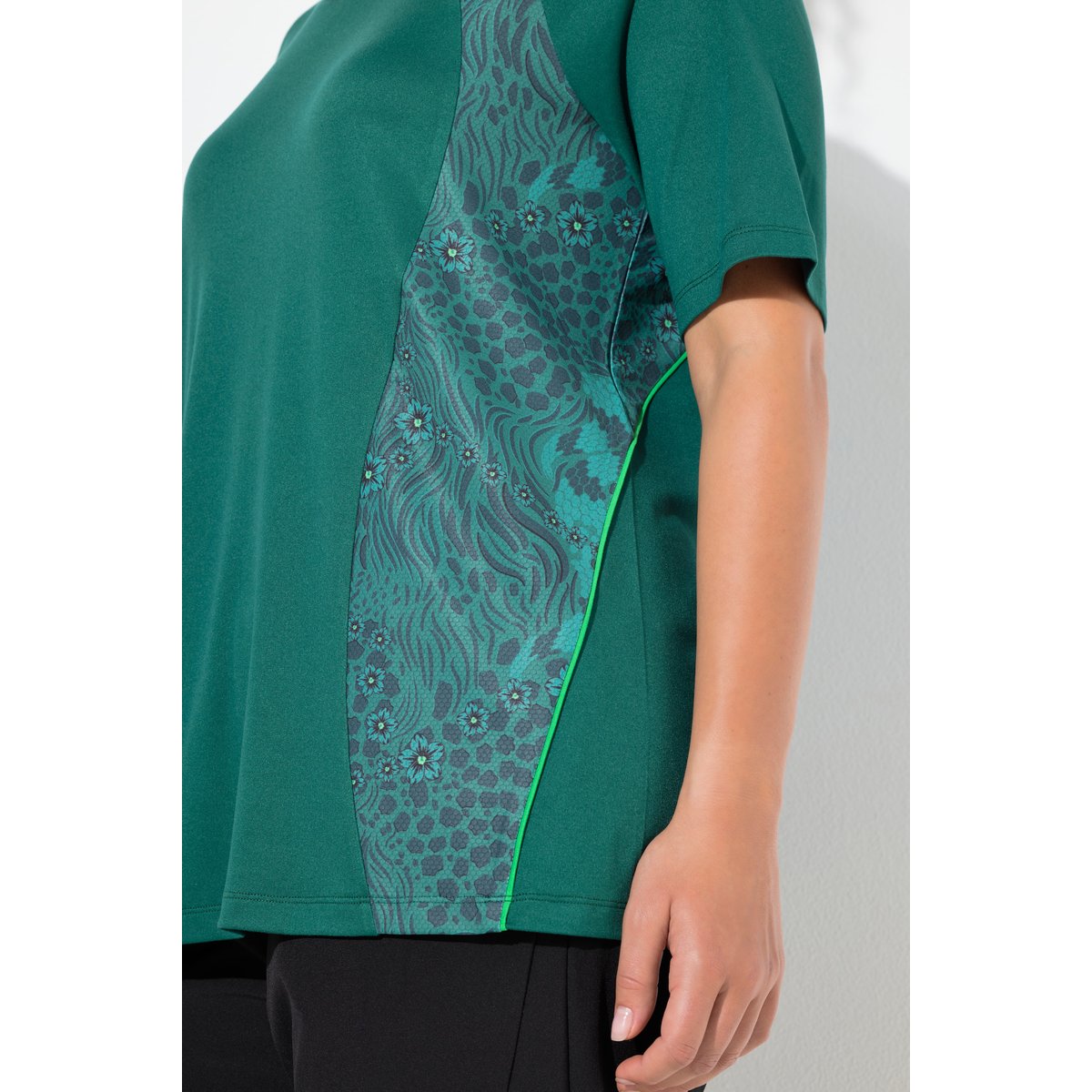 T-shirt technique motif floral/léopard vert bouteille, ULLA POPKEN