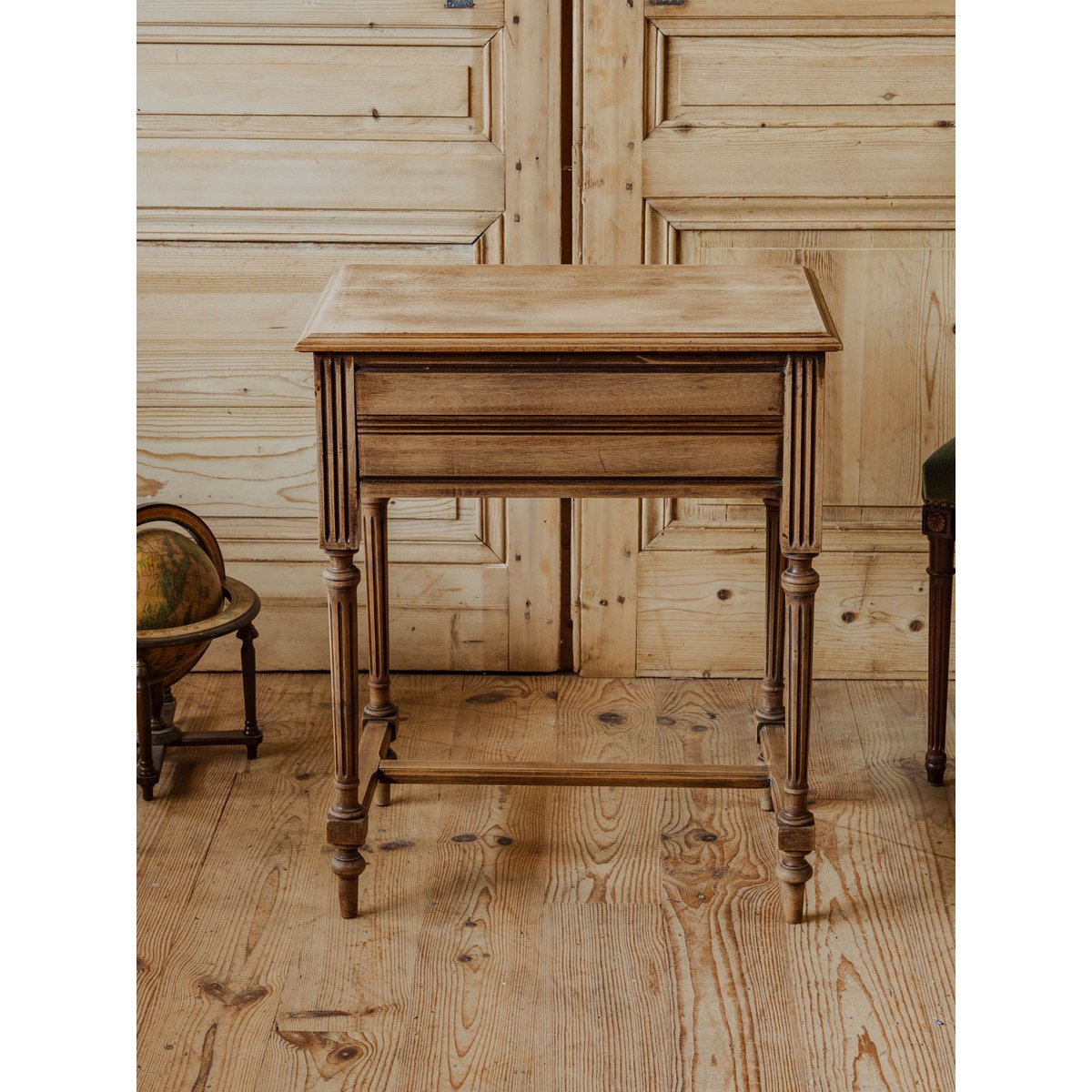 Coiffeuse en bois Louise N°295 - Bon état bois clair, DEBONGOUT