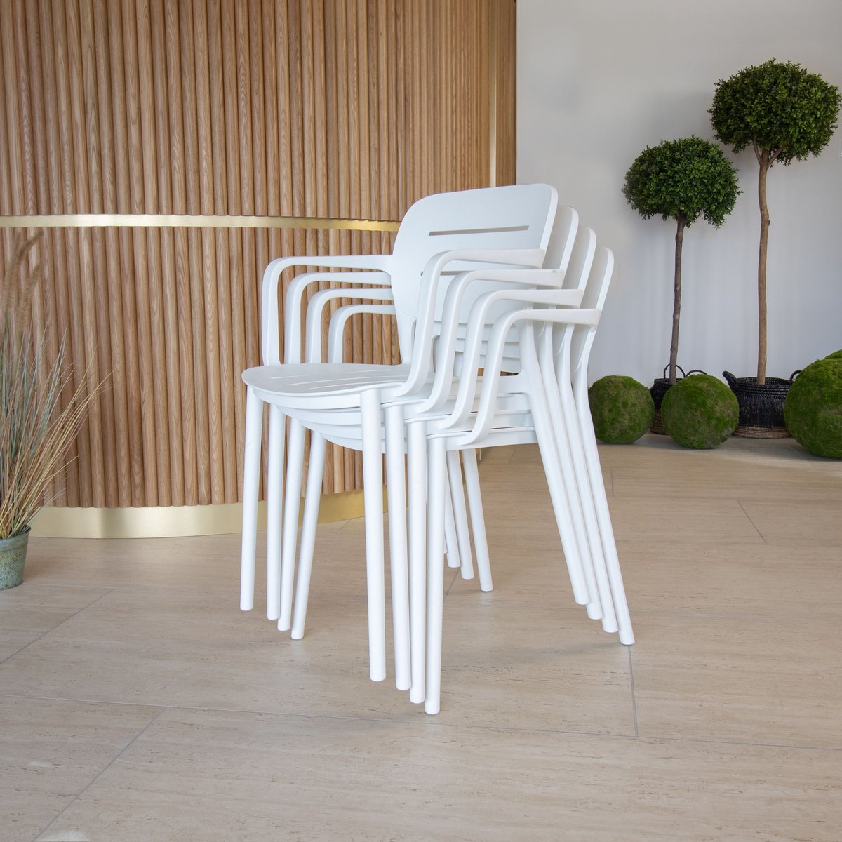 Lot de 4 fauteuils de table en polypropylène, SUNSET blanc, NOW'S HOME