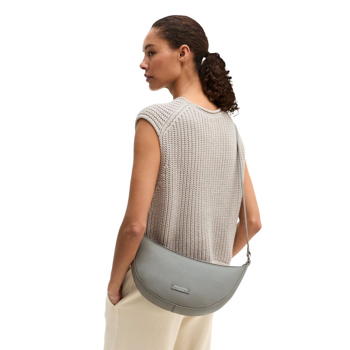 Sac à bandoulière medium en cuir de vache finement grainé gris, MARC O'POLO