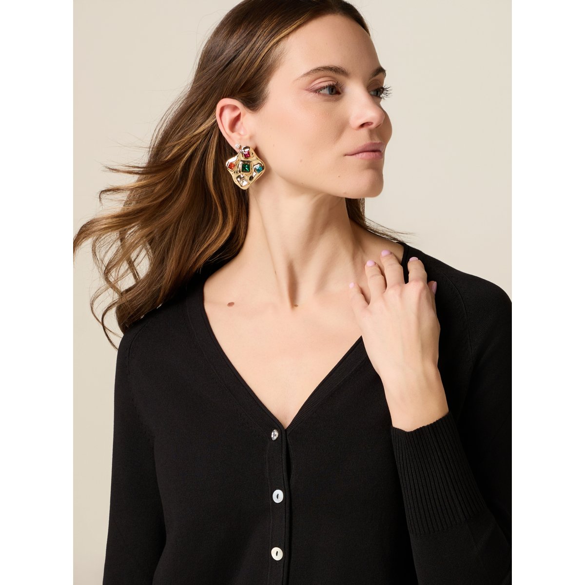 Cardigan noir, OLTRE
