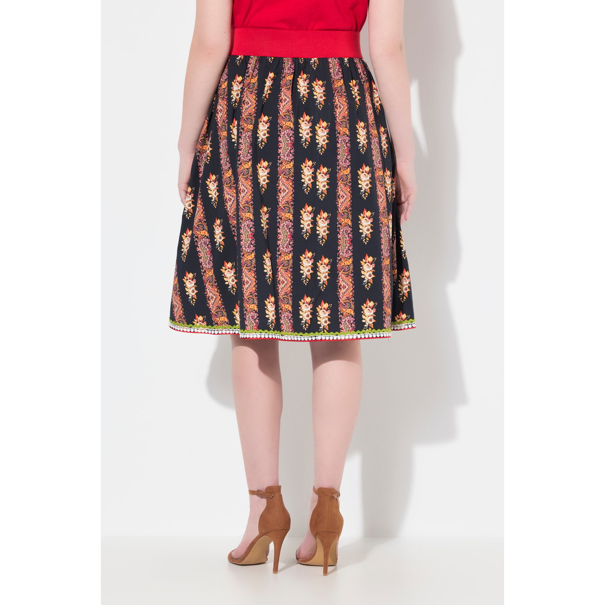 Jupe trapèze style tyrolien avec noir, ULLA POPKEN
