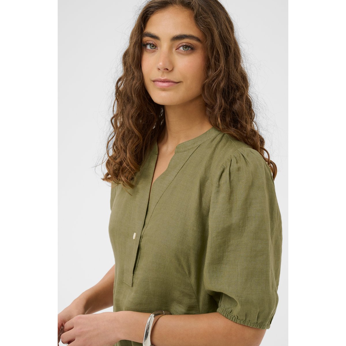 Robe vert dusky green, CULTURE
