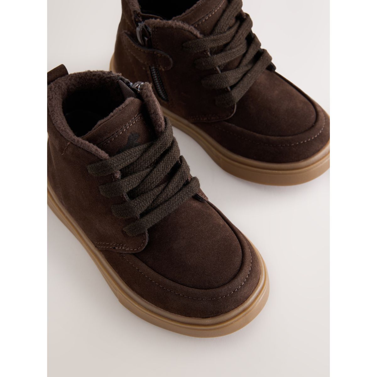 Bottines à lacets et doublure chaude marron chocolat, NEXT