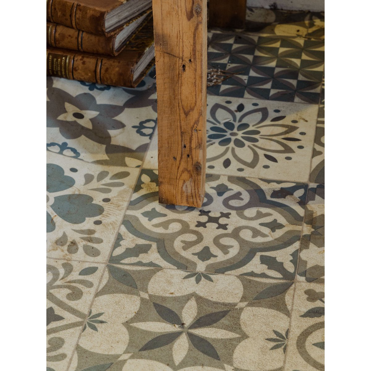 Table basse en bois Léonie N°1026 - Bon état bois clair, DEBONGOUT