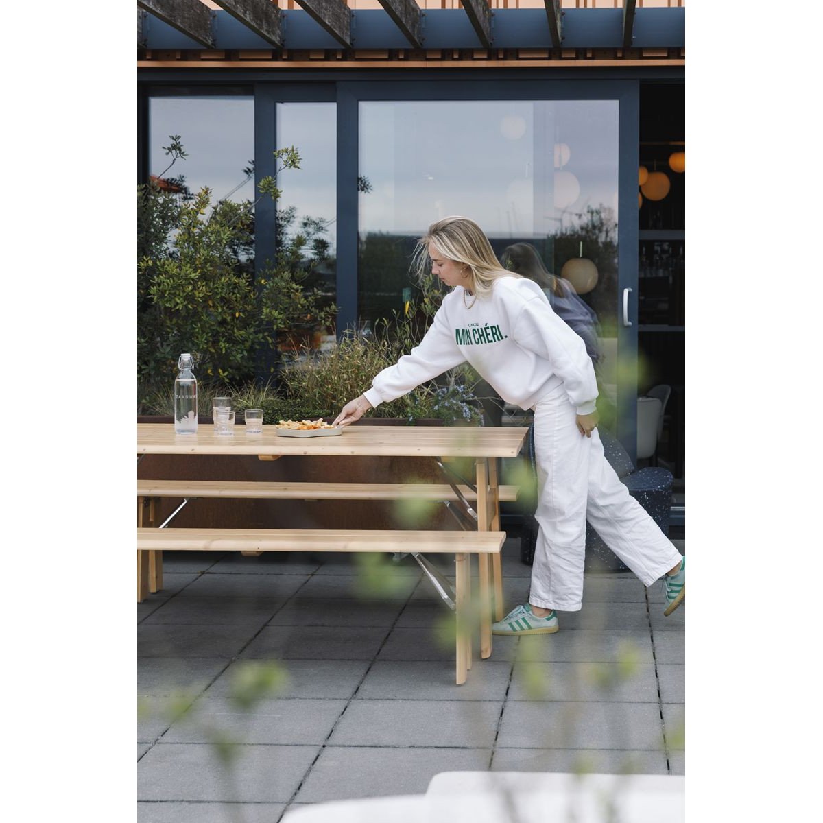 Table de jardin rectangulaire en bois, L.180 , AVENUE bois, ZUIVER