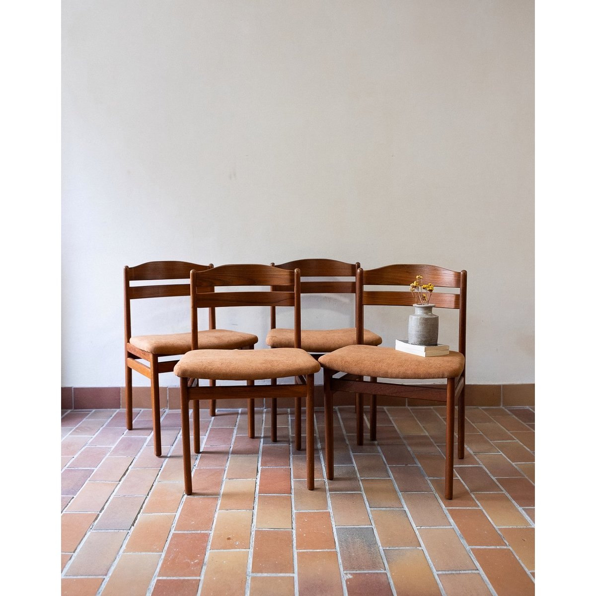 Paire de chaises scandinaves Alma N°1792 - Bon état marron, DEBONGOUT