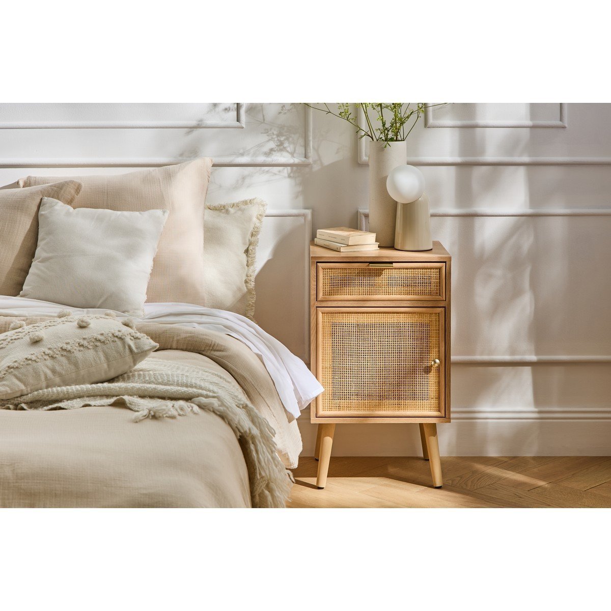 Table de chevet avec cannage en rotin naturel - MIYA bois clair, CALICOSY