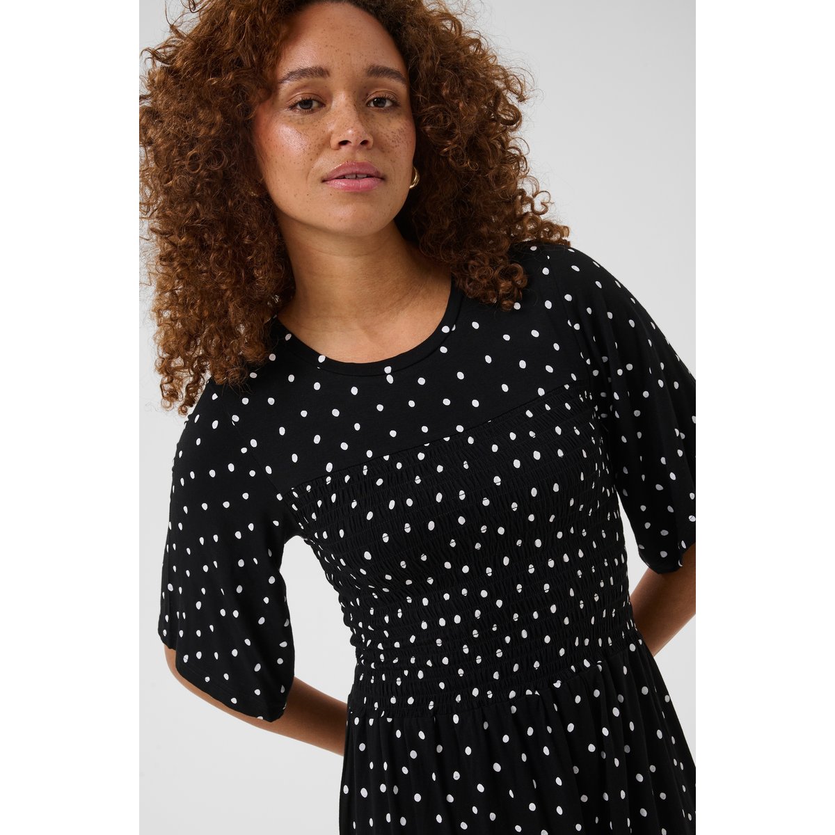Robe noir black deep/chalk dot, KAFFE