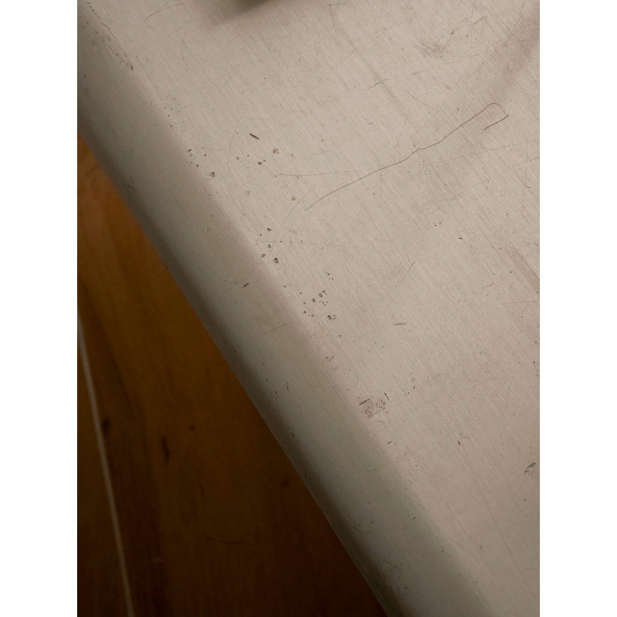 Grande table basse en inox Donna N°1520 - Bon état métal, DEBONGOUT