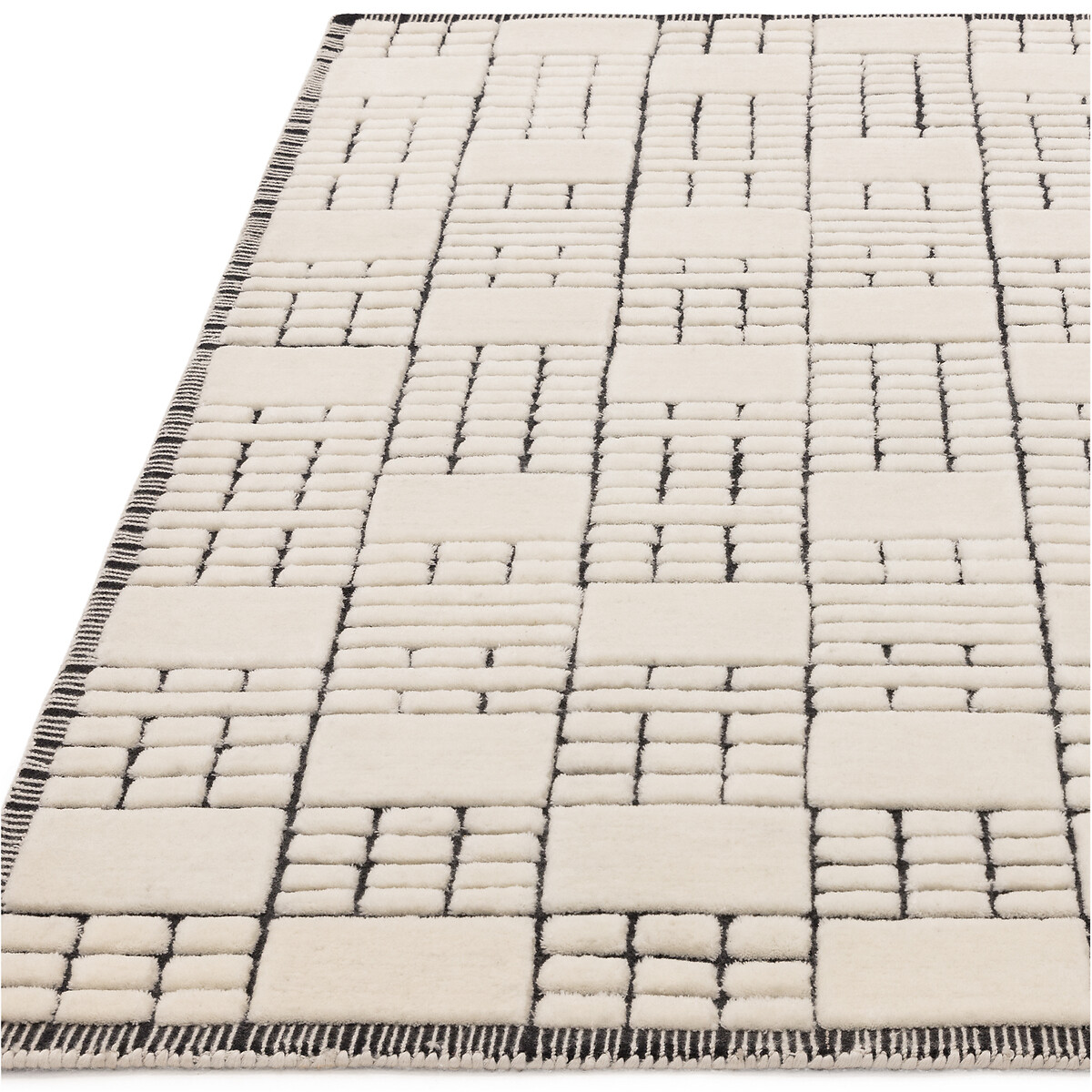 Grid Patterned Hand Tufted Rug in 100% Wool cream/black, SO'HOME