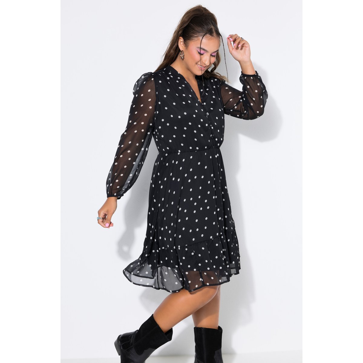 Robe en mousseline à pois noir, STUDIO UNTOLD