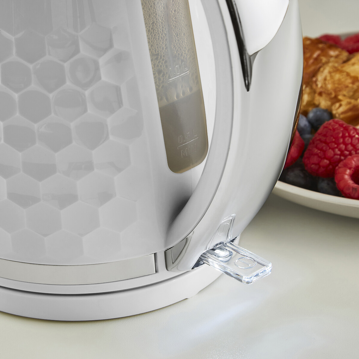 Hive 1.5L Jug Kettle white, MORPHY RICHARDS
