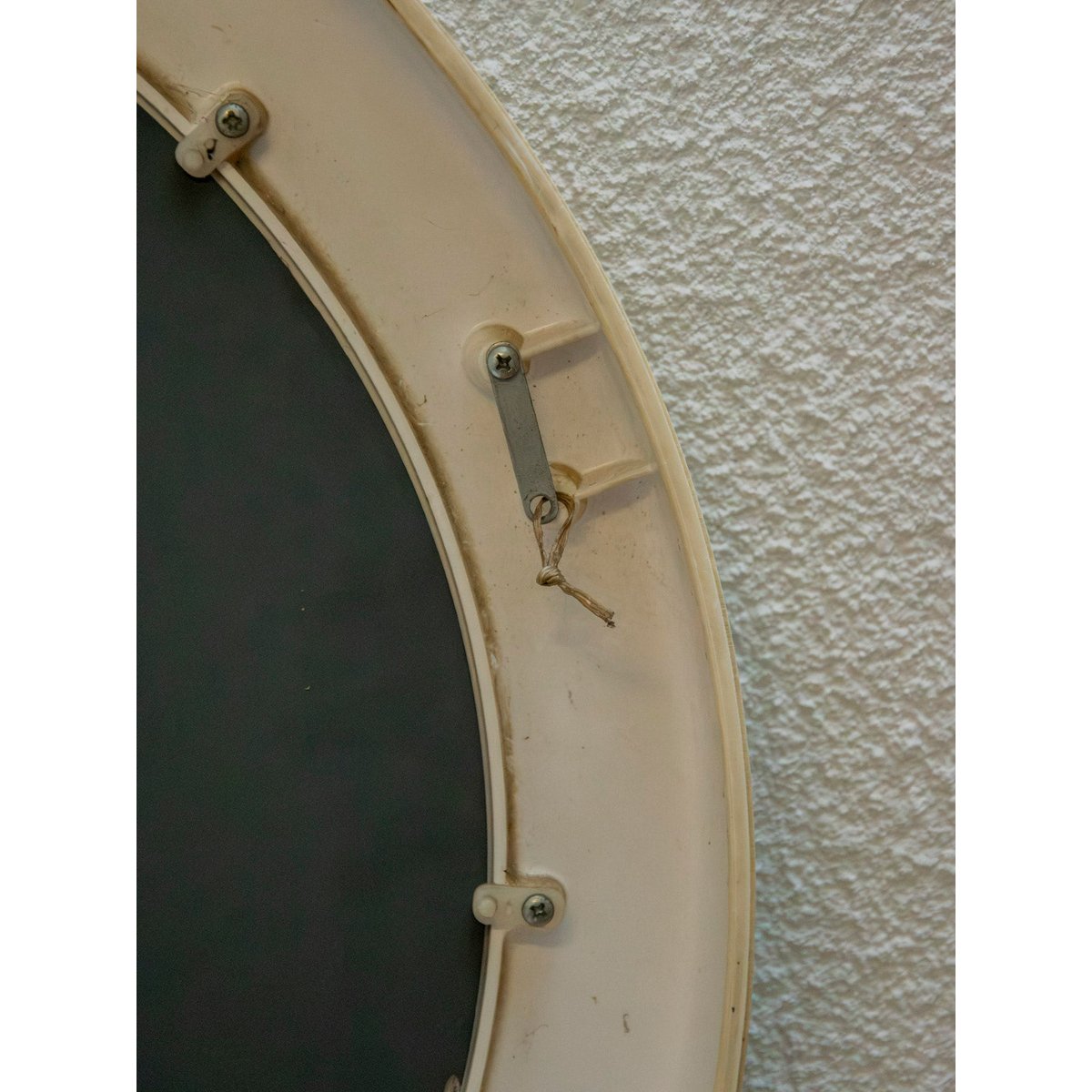 Miroir rond en plexiglass crème Igor N°1190 - Bon état crème, DEBONGOUT