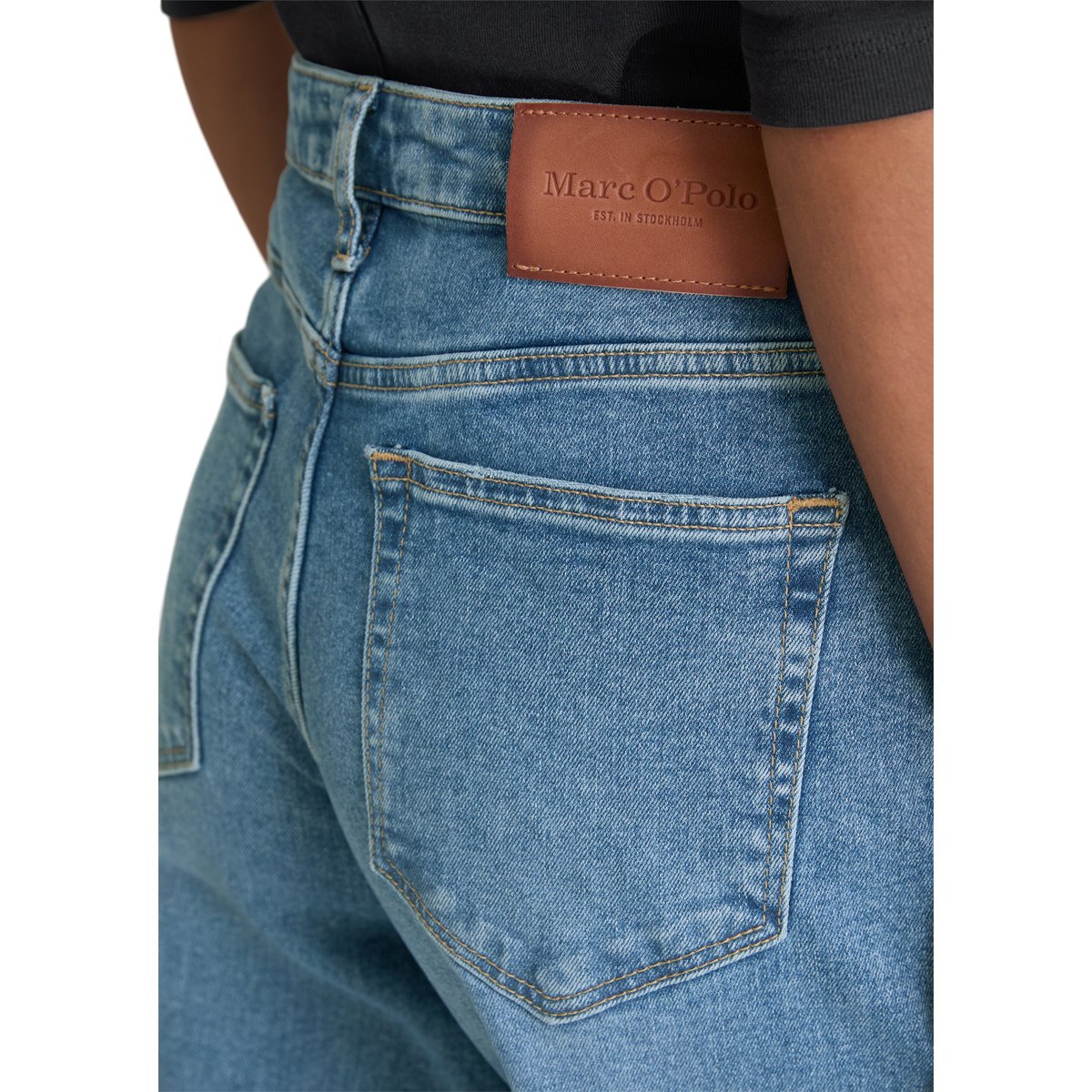 Jeans modèle Lania large en coton organique et polyester stretch bleu clair, MARC O'POLO