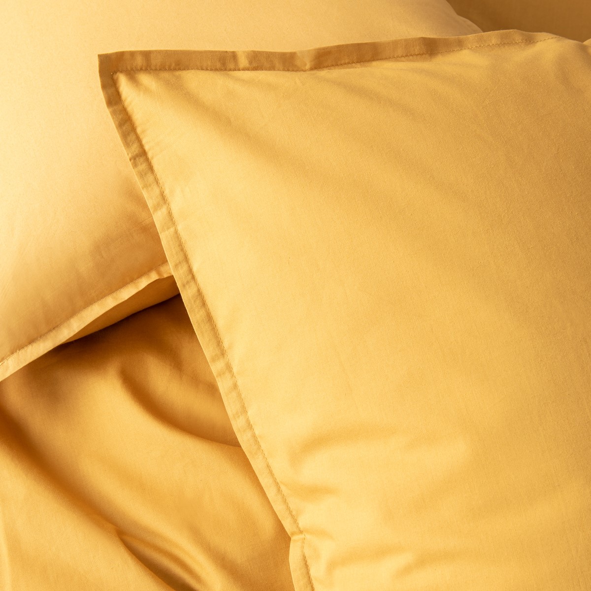Parure de lit en percale de coton 120 fils- Taies carrées curcuma, COTTON & CO