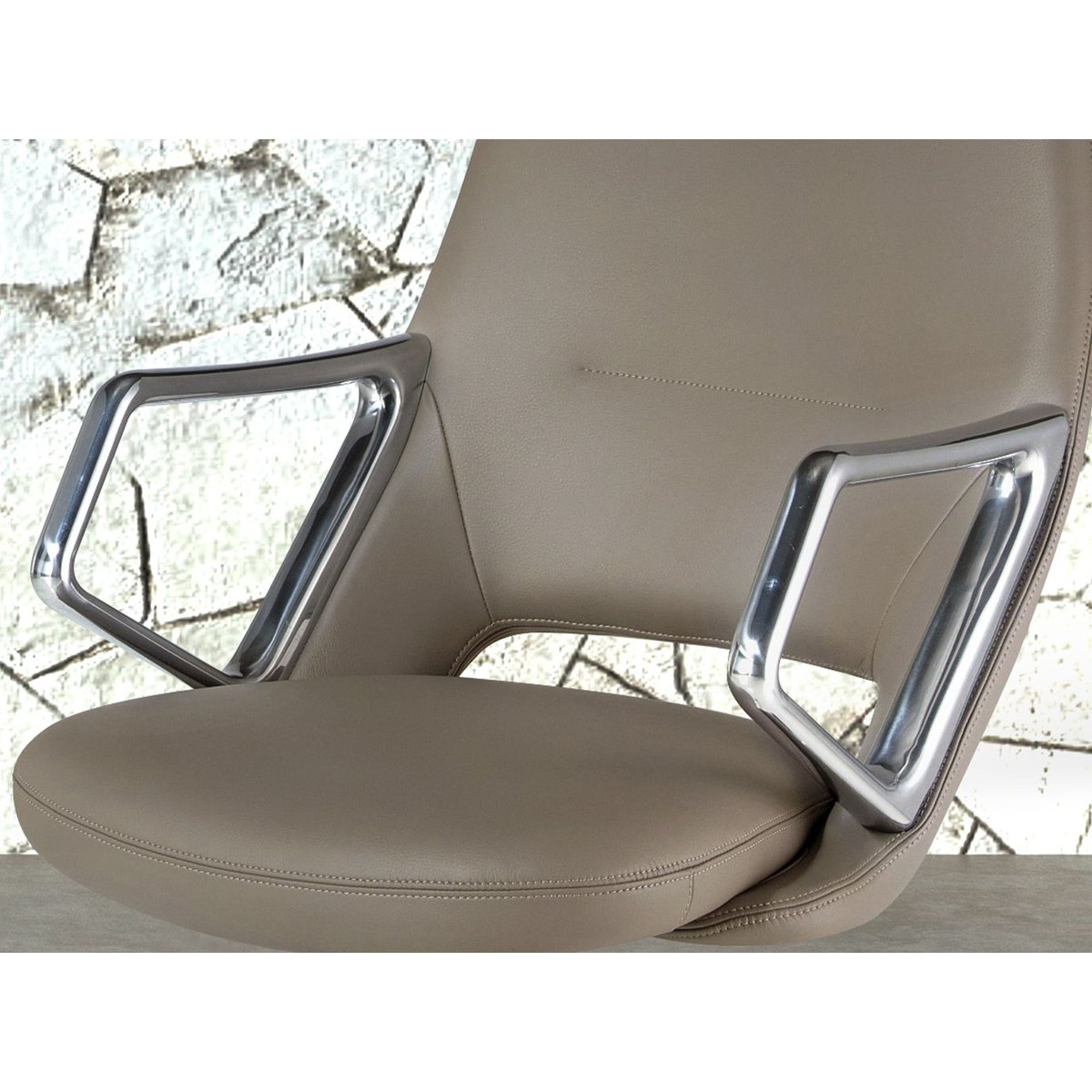 Fauteuil de bureau pivotant en similicuir acier noir, ANGEL CERDA