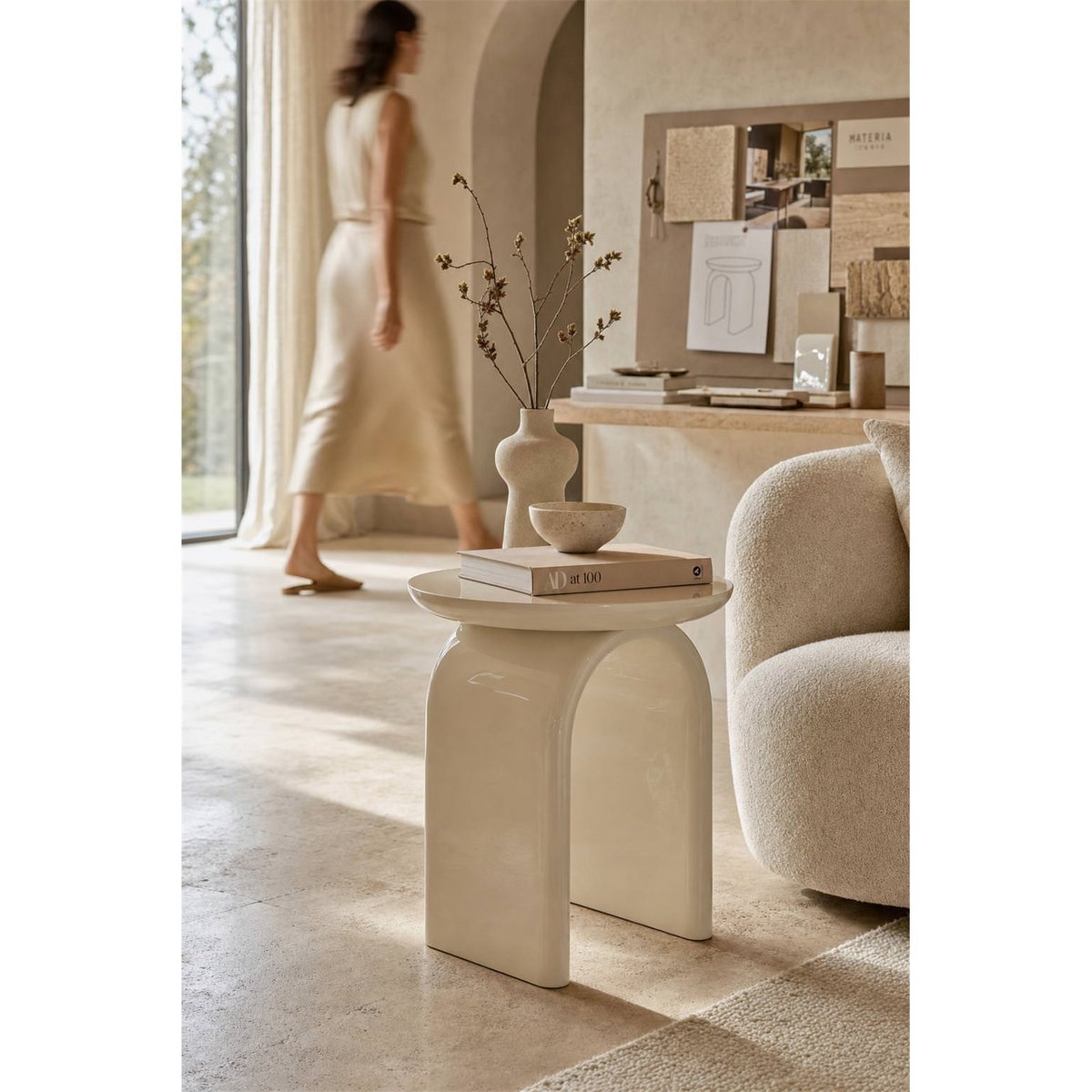 Table d'appoint arrondie en bois coconut milk, RECOLLECTION
