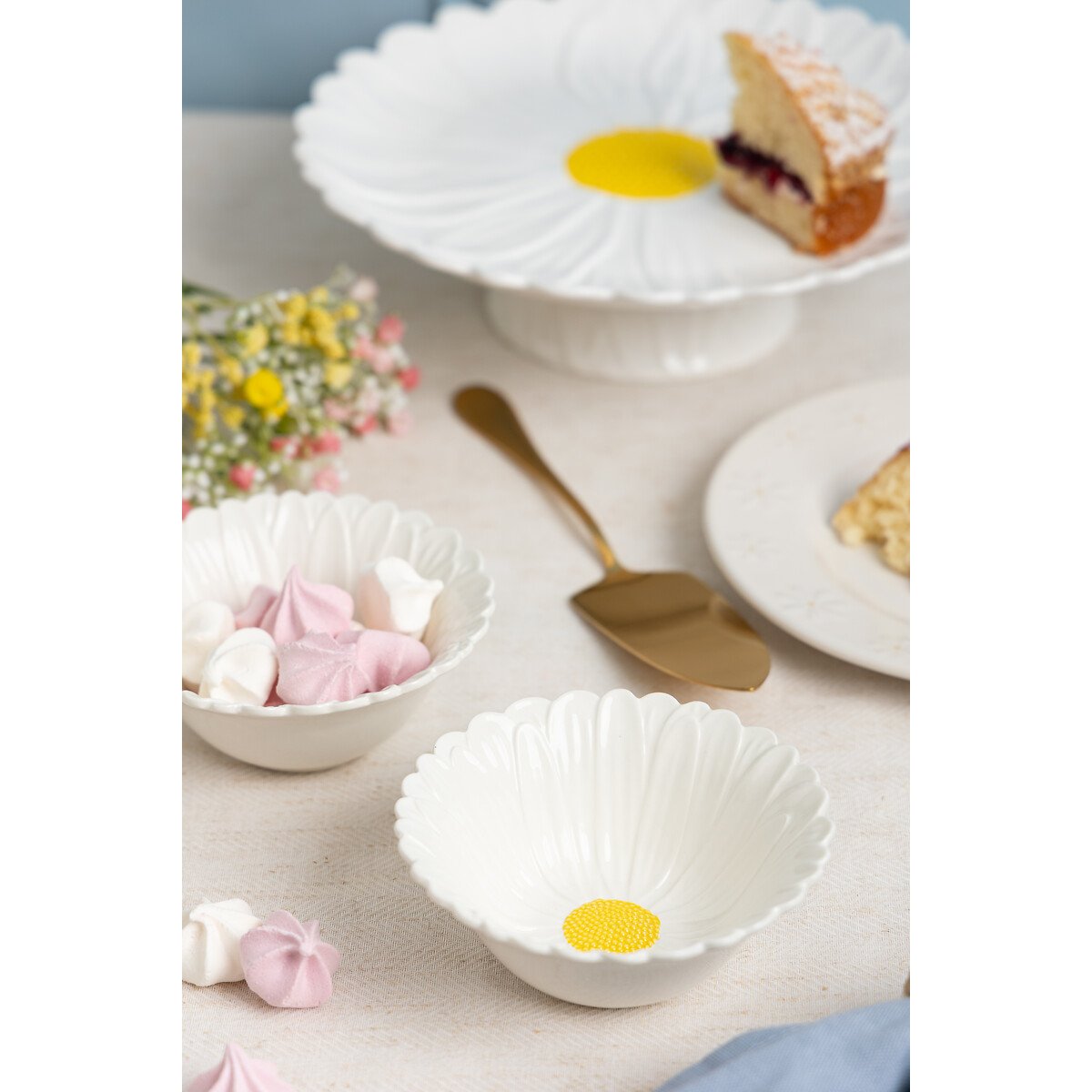 Set of 2 12cm Daisy Snack Bowls white, PRICE & KENSINGTON