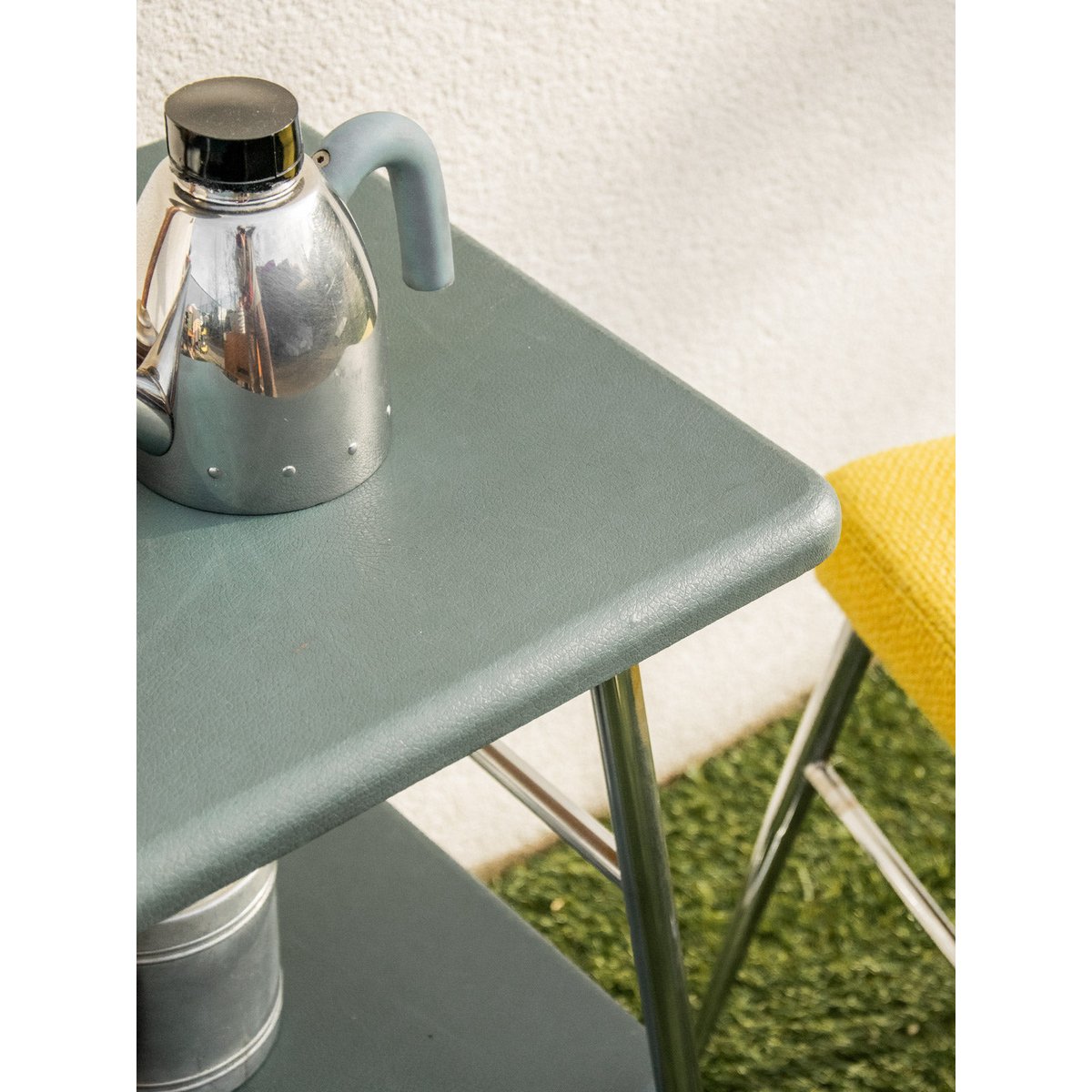 Table d'appoint industrielle en chrome Hanna N°778 - Bon état métal, DEBONGOUT