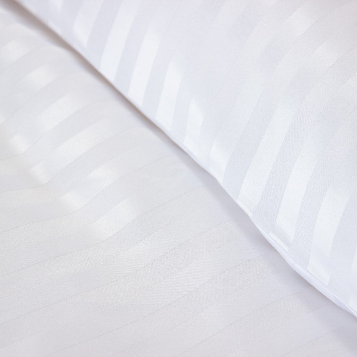 Parure de lit - housse de couette avec taies en satin de coton blanc, EDEN