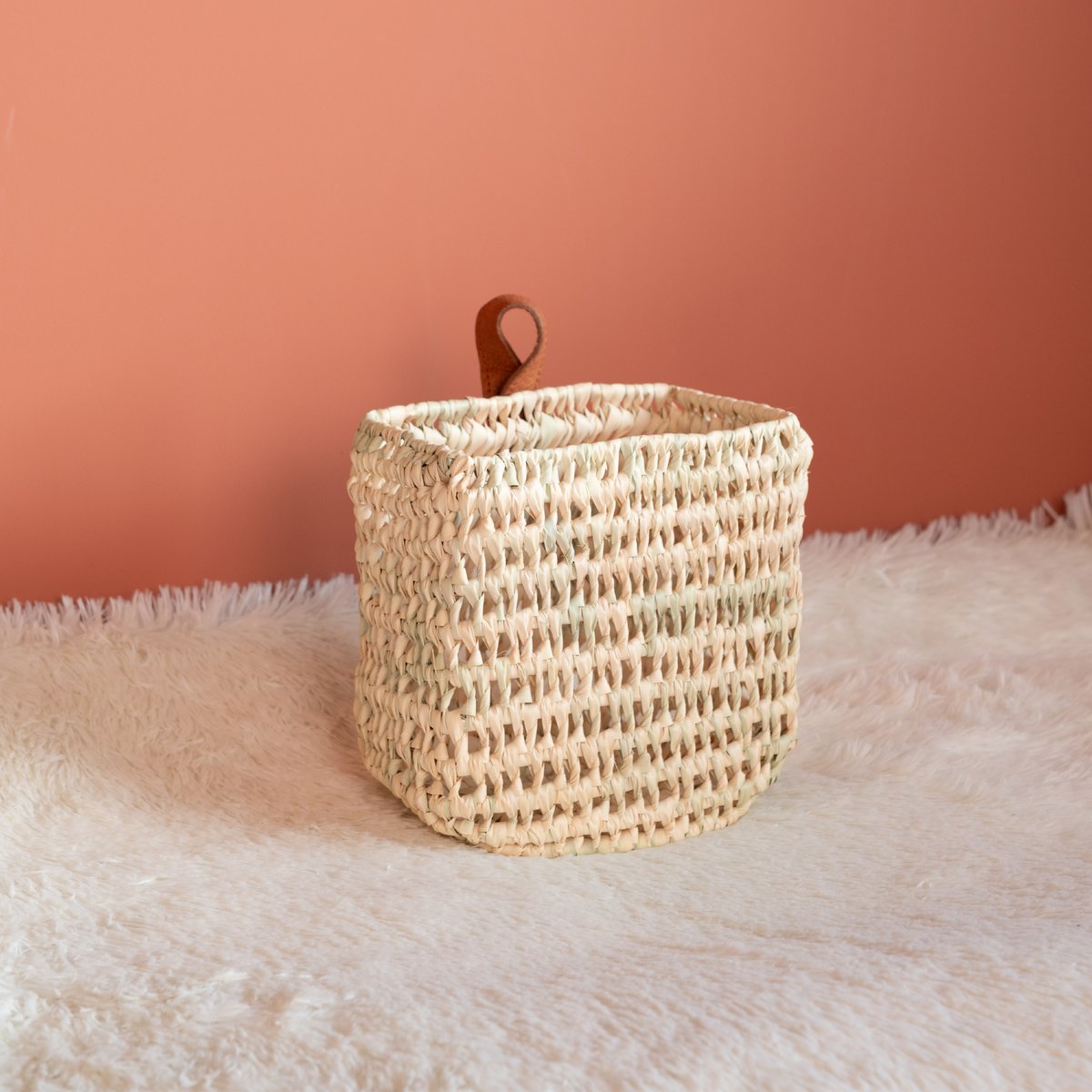 Panier à suspendre demi cercle anse cuir -  LOJI naturel, HOME MAISON