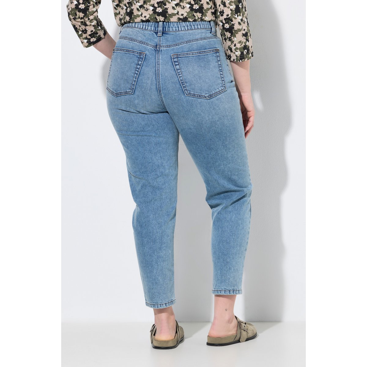 Jean Mom en denim extensible bleu clair, ULLA POPKEN