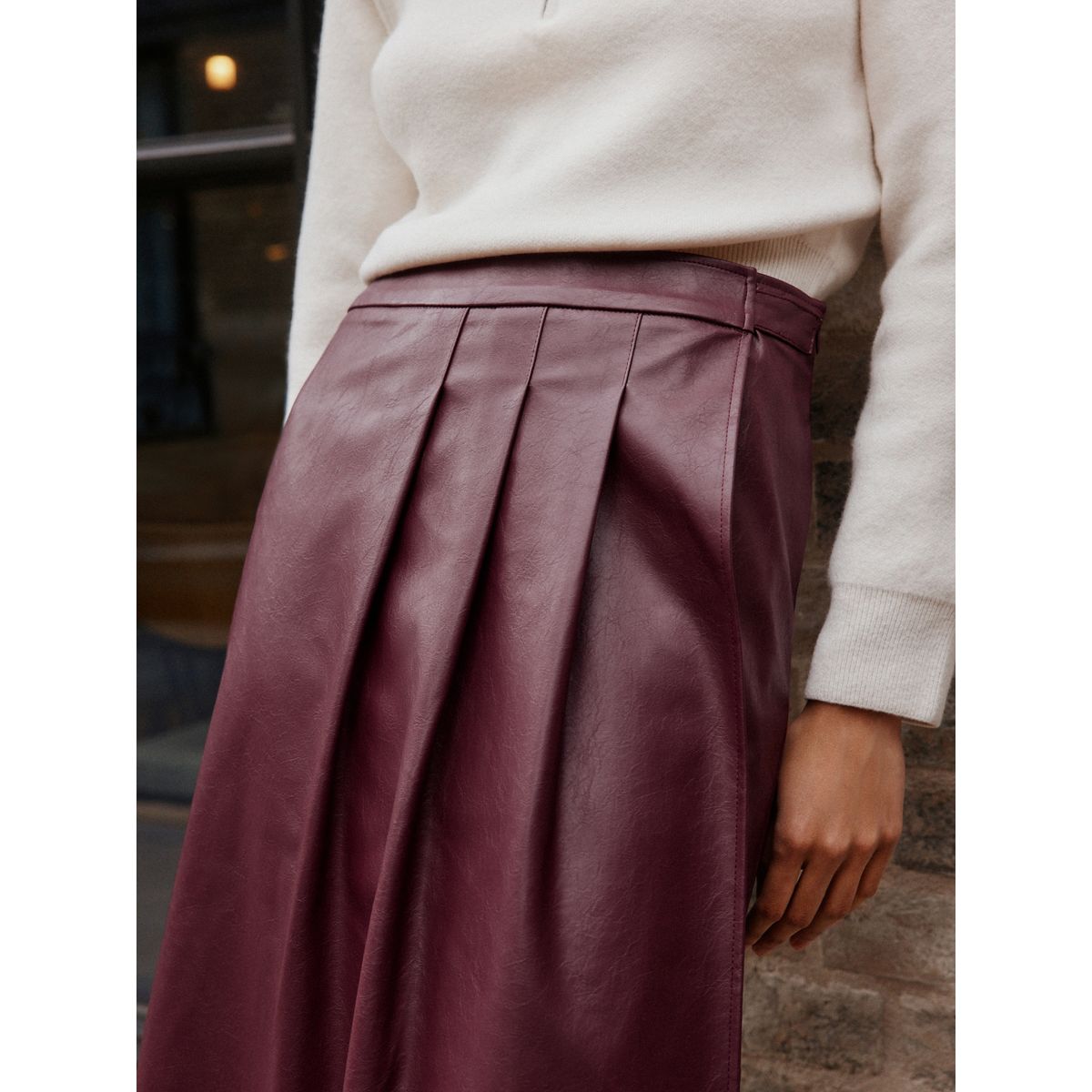 Jupe kilt mi-longue en similicuir rouge bordeaux, NEXT