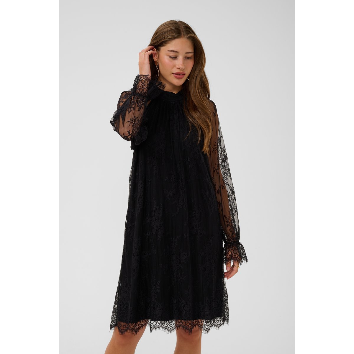 Robe noir pitch black, CREAM