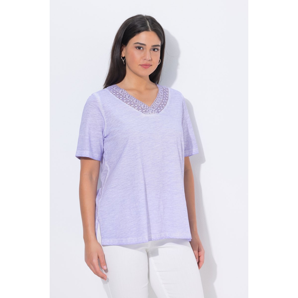 T-shirt à manches courtes. Décolleté V à lavande, ULLA POPKEN