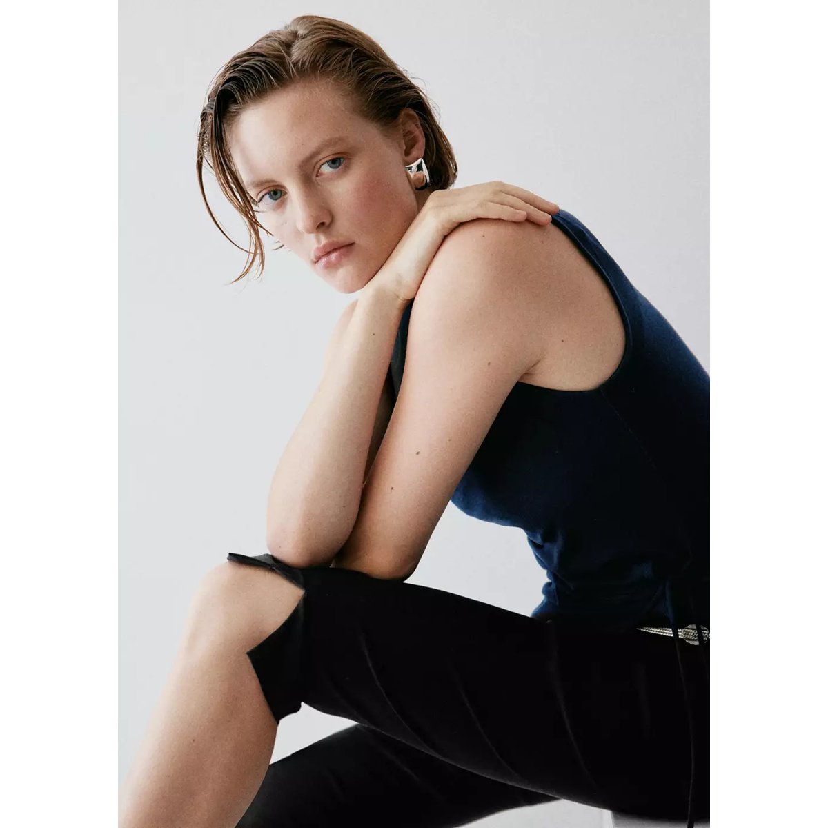 Top en maille bas asymétrique bleu marine, MANGO