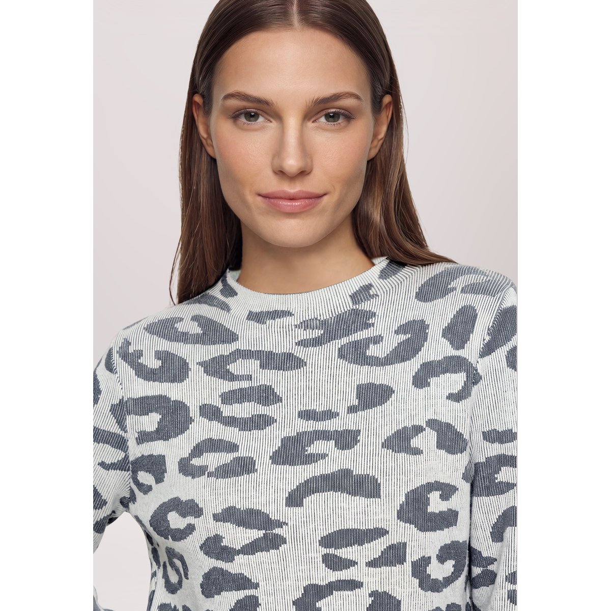 Pull-over en maille à motif jacquard patch beige/dark blue, BETTY BARCLAY
